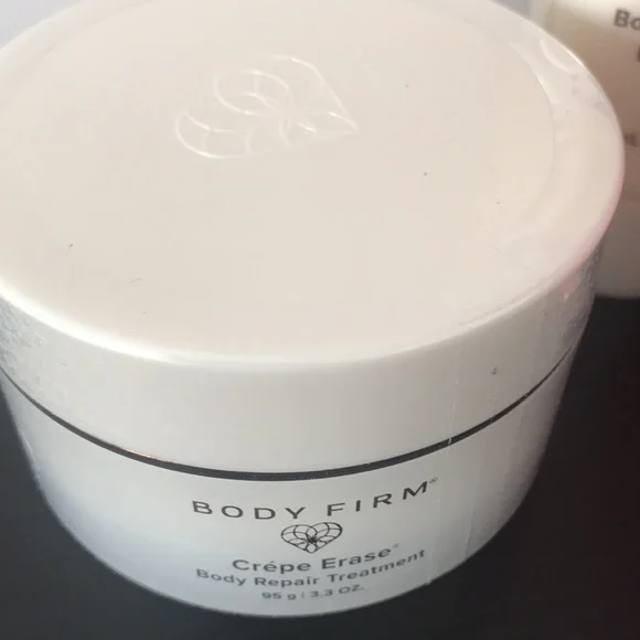 Body Firm Crêpe Erase Body Refining Exfoliant - Cream - Picture 3 of 6